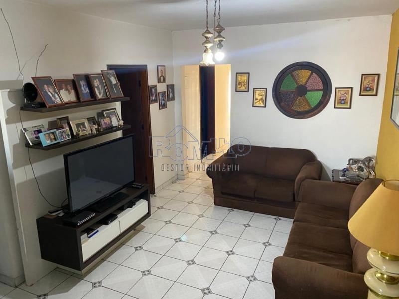 Casa 243m² 4 dormitórios com piscina